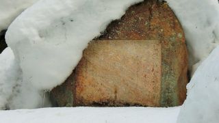 生き残ったことで白虎隊を後の世に伝えた飯沼貞雄のお墓。