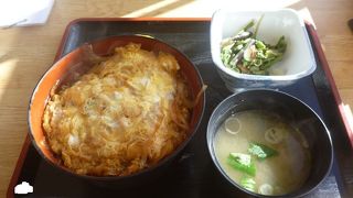 筑波神社の近くにある観光地の飲食店