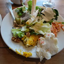 サラダをたくさん食べました。