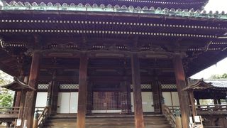 立派な阿弥陀堂です