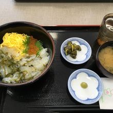 週末限定のヒラメのぶっかけ丼