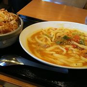 昼時は大混雑