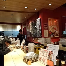 厨房が奥にあります。