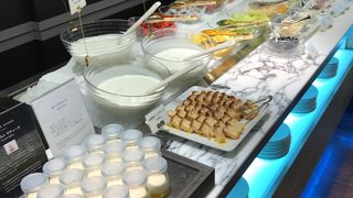 ニューオータニで朝食バイキング