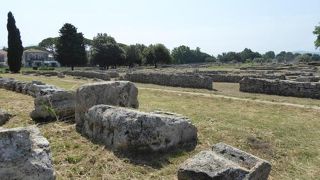 パエストゥムの円形闘技場は残念！