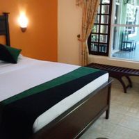 カーテンをしないと外から丸見えです