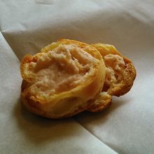 チーズ乗せ一口シュー