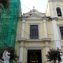 聖ローレンス教会の正面