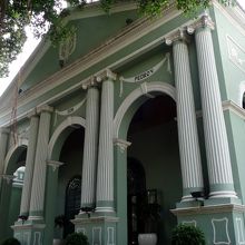 ドン ペドロ5世劇場の正面