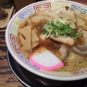 駅前のラーメン店