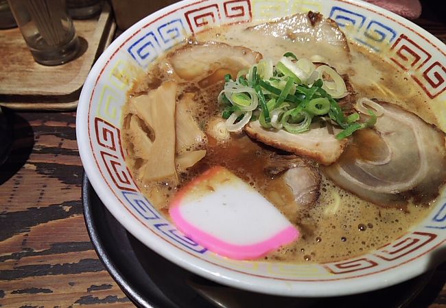 駅前のラーメン店