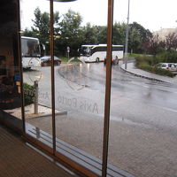 降雨のため玄関で失礼