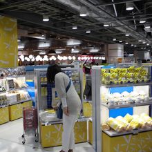 スプリングショップ