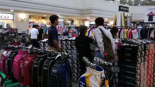 昼間はちょっとひなびています。