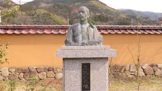 入場料６００円