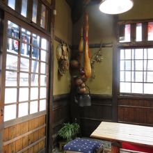 雰囲気は地元のだが食材は？