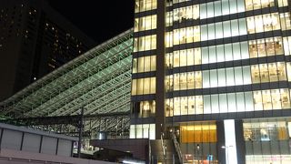 「ミナミ」と対照的です