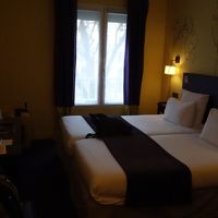 モンパルナスの小さなホテルです