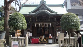 まゆ玉結びが見られます