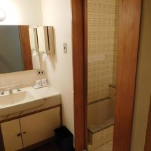 部屋風呂は古く寒々としていて、結局使わなかった。