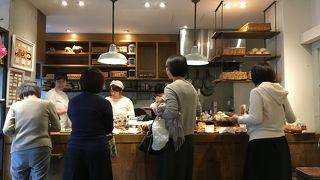 店内でも食べられる