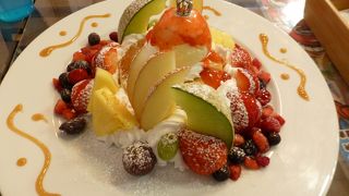 フルーツたっぷりパンケーキ頂きました！
