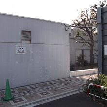 下り線EXPASAの入口