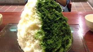 巨大なふわふわかき氷