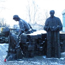 ワルシャワ蜂起記念碑 