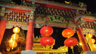 凍える夜は人が少ないので撮影に最適(^-^)