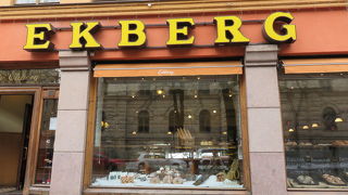 歴史感じるパン屋さん