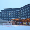 スキー場に隣接したホテル