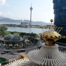 ホテルから見た亞馬喇前地