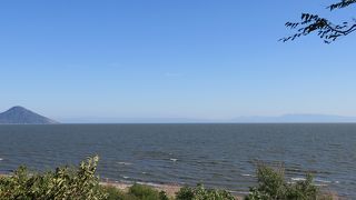 周囲には火山もあります