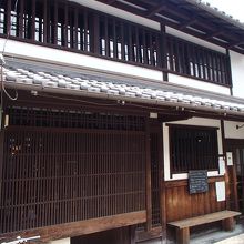 古民家を改装したというカフェです