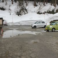 宿の駐車場（みずたまりだらけ）