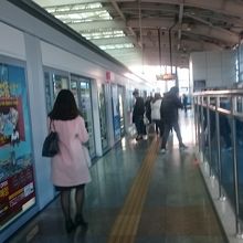 駅のホーム
