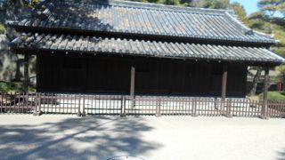 小さな建物ですが当時のままの様子がよくわかります