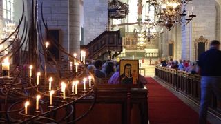 教会の裏の丘から見渡す美しい街並み