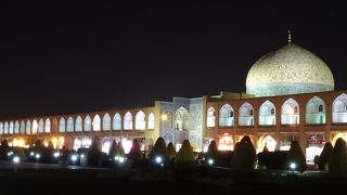 冬は噴水が出ない