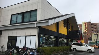 大規模なラーメン店