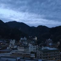 六甲の山並みや湯煙も眺望でき、癒されます。