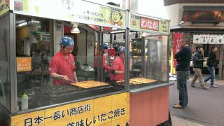 焼きたてのたこ焼き