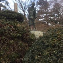 一編上人像です。