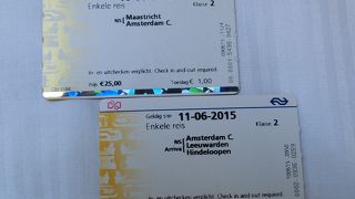 チケットの窓口購入では手数料がかかります