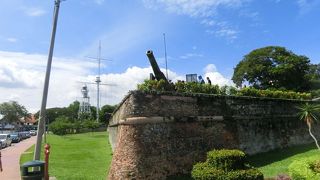 マラッカ海峡を睨んだ大砲が目印