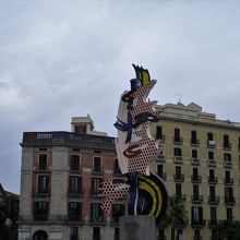 派手なオブジェです