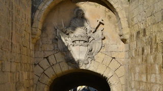 ラバトからだとこの門が最寄り