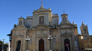 ラバトの中心にある教会