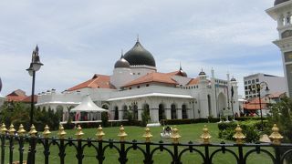 大きなイスラム寺院です